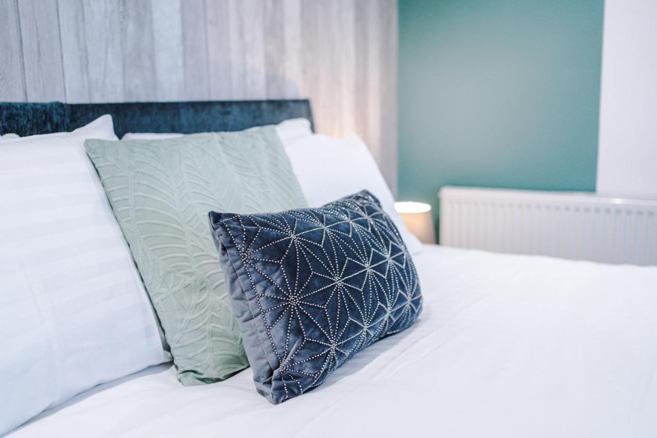 Rest & Recharge At The Station Apartments Manchester Exterior photo